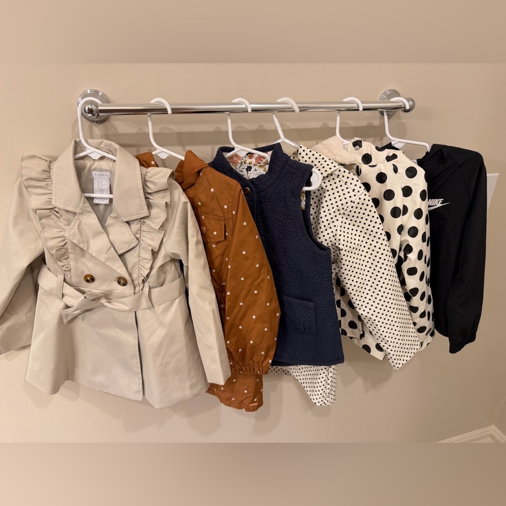 Girls 4T bundle of 6 adorable Coats and Jackets, some brand new